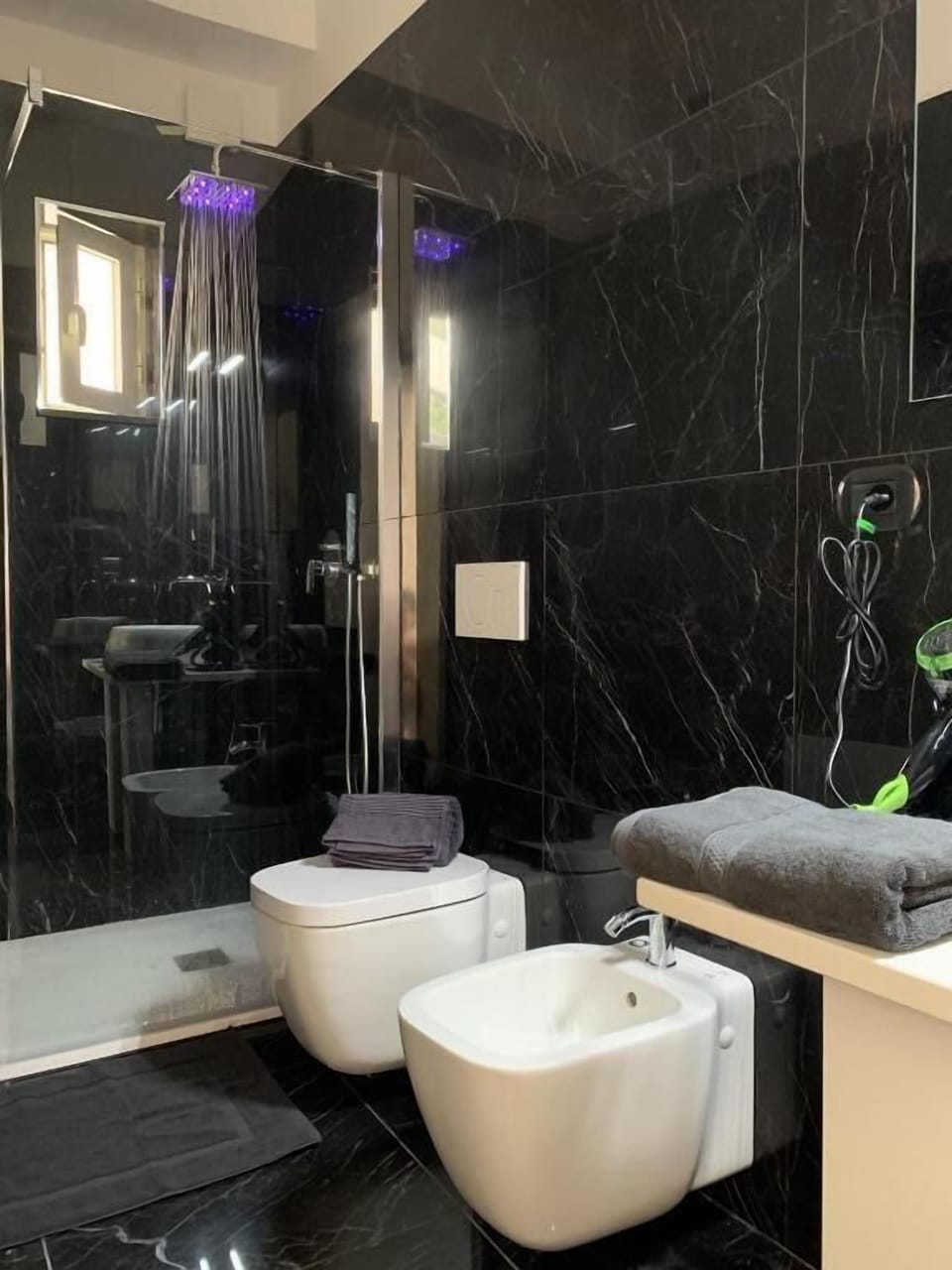 Standard Room, Balcony | Bathroom | Shower, hair dryer, bathrobes, bidet