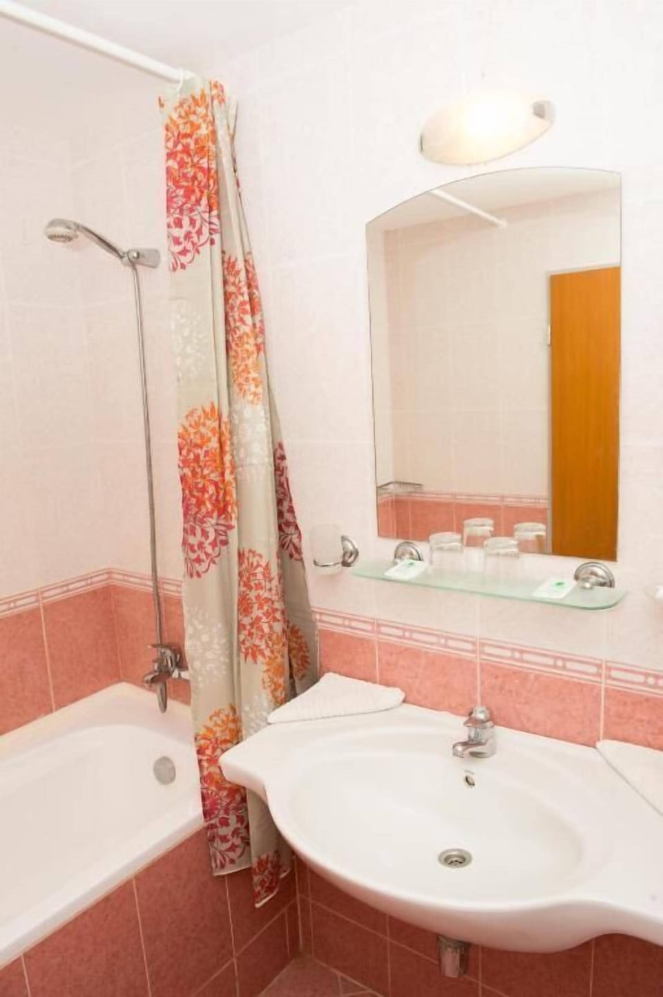 Towels, soap, shampoo, toilet paper
