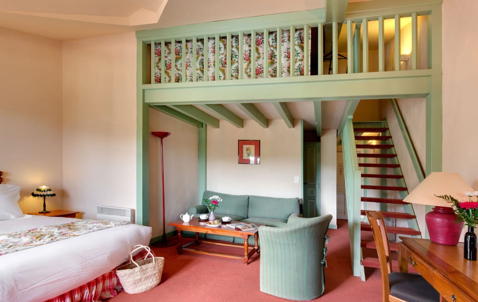 Premium bedding, pillowtop beds, minibar, in-room safe