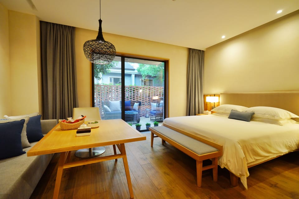 Design Double Room, Courtyard View | Blackout drapes, iron/ironing board, free WiFi