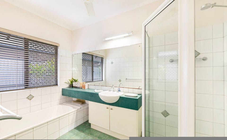 Zenhouse Cityside Family House Pool Markets House in Parap