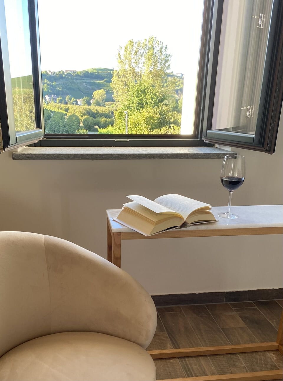 Deluxe Double Room, Private Bathroom, Hill View | Individually decorated, individually furnished, desk, laptop workspace