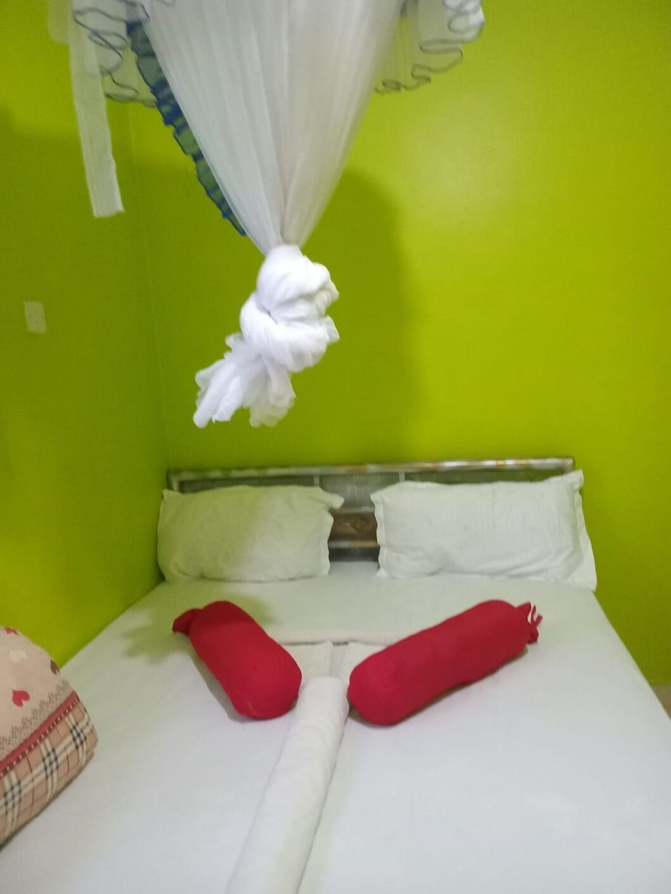 Executive Room | Desk, iron/ironing board, free WiFi