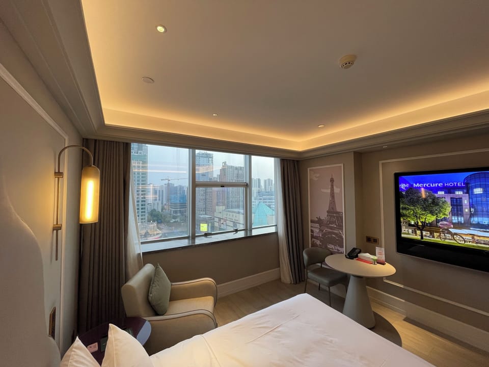Standard Room, 1 King Bed | WiFi (free)