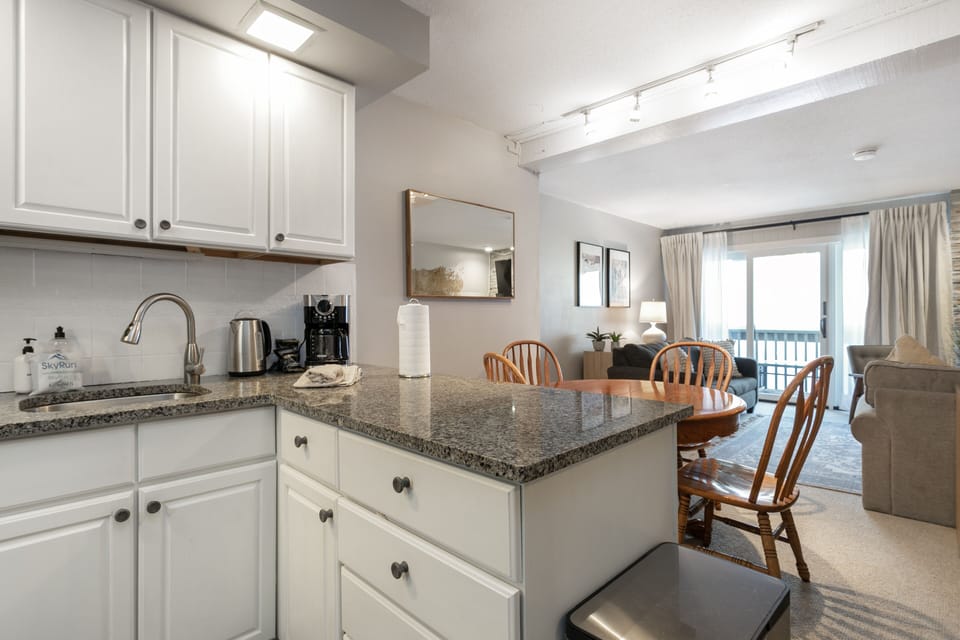 Condo, 2 Bedrooms | Interior