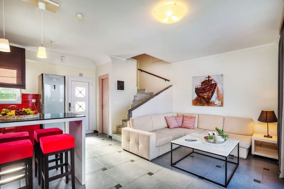 House | 2 bedrooms, desk