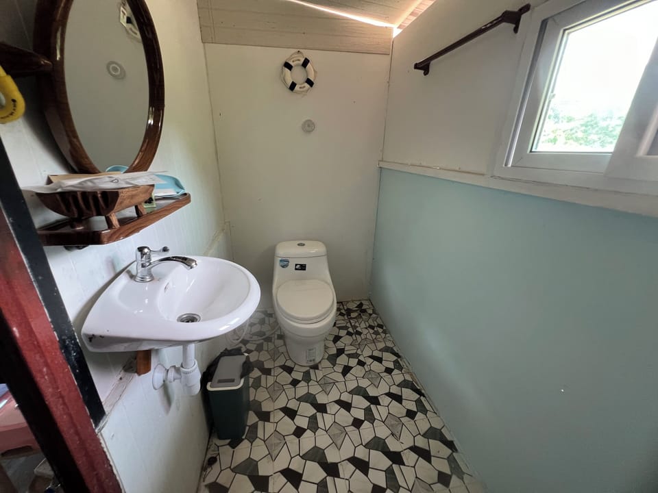 Basic Room, Garden View | Bathroom | Shower, free toiletries, soap, shampoo