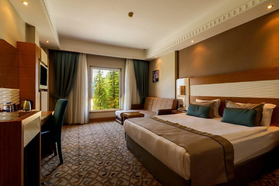 Standard Room | In-room safe, blackout drapes, soundproofing, free WiFi