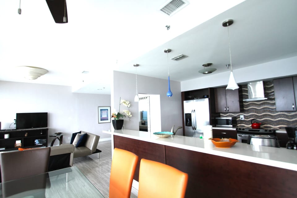 Deluxe Condo | 2 bedrooms, laptop workspace, free WiFi