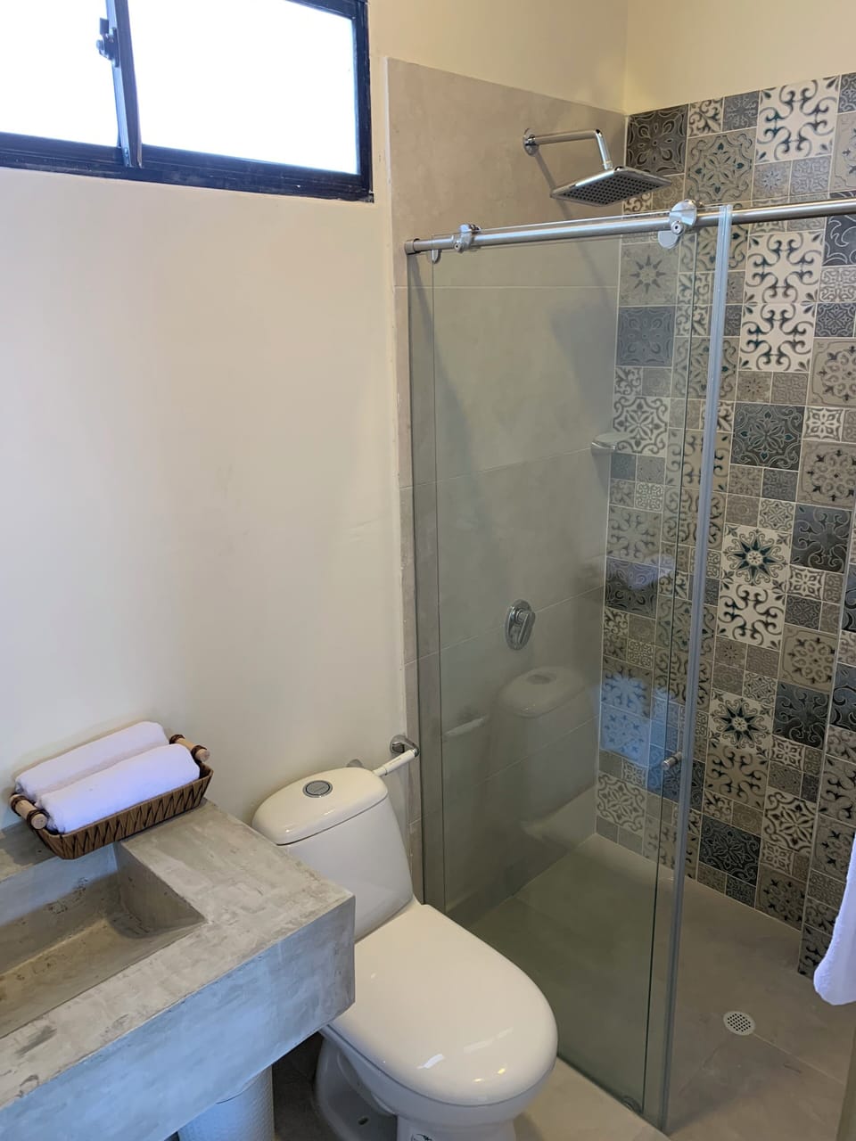 Deluxe Cabin, Mountain View | Bathroom | Shower, towels, soap, toilet paper