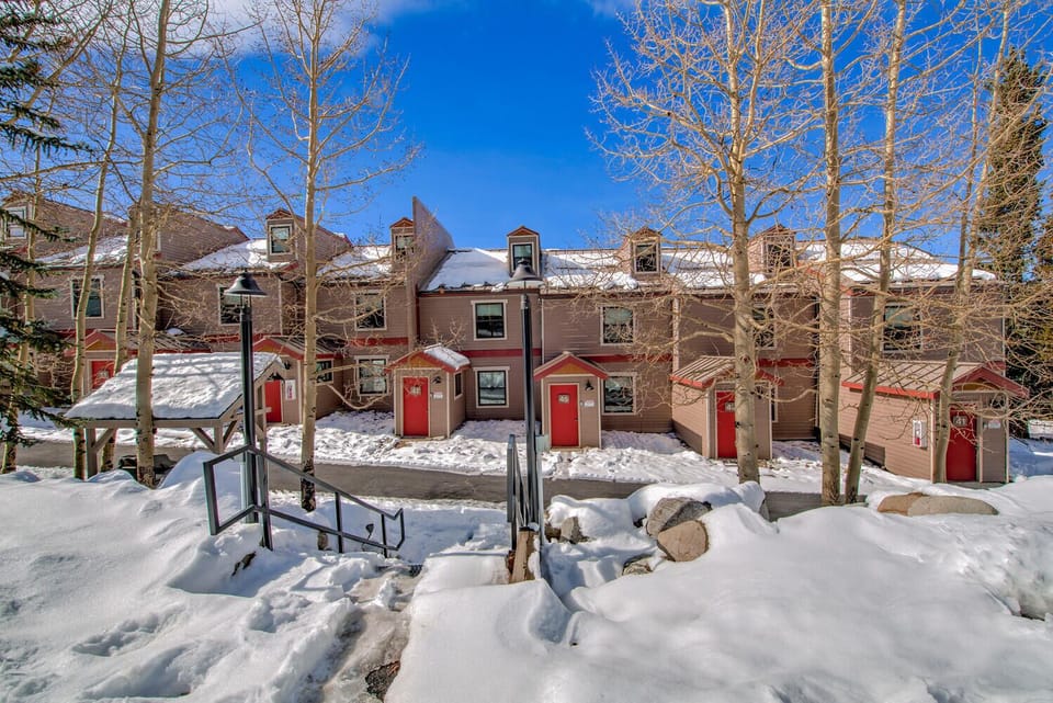 Studio (3 Bedrooms) | Property amenity