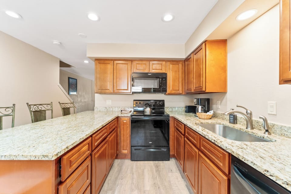 Studio (3 Bedrooms) | Property amenity