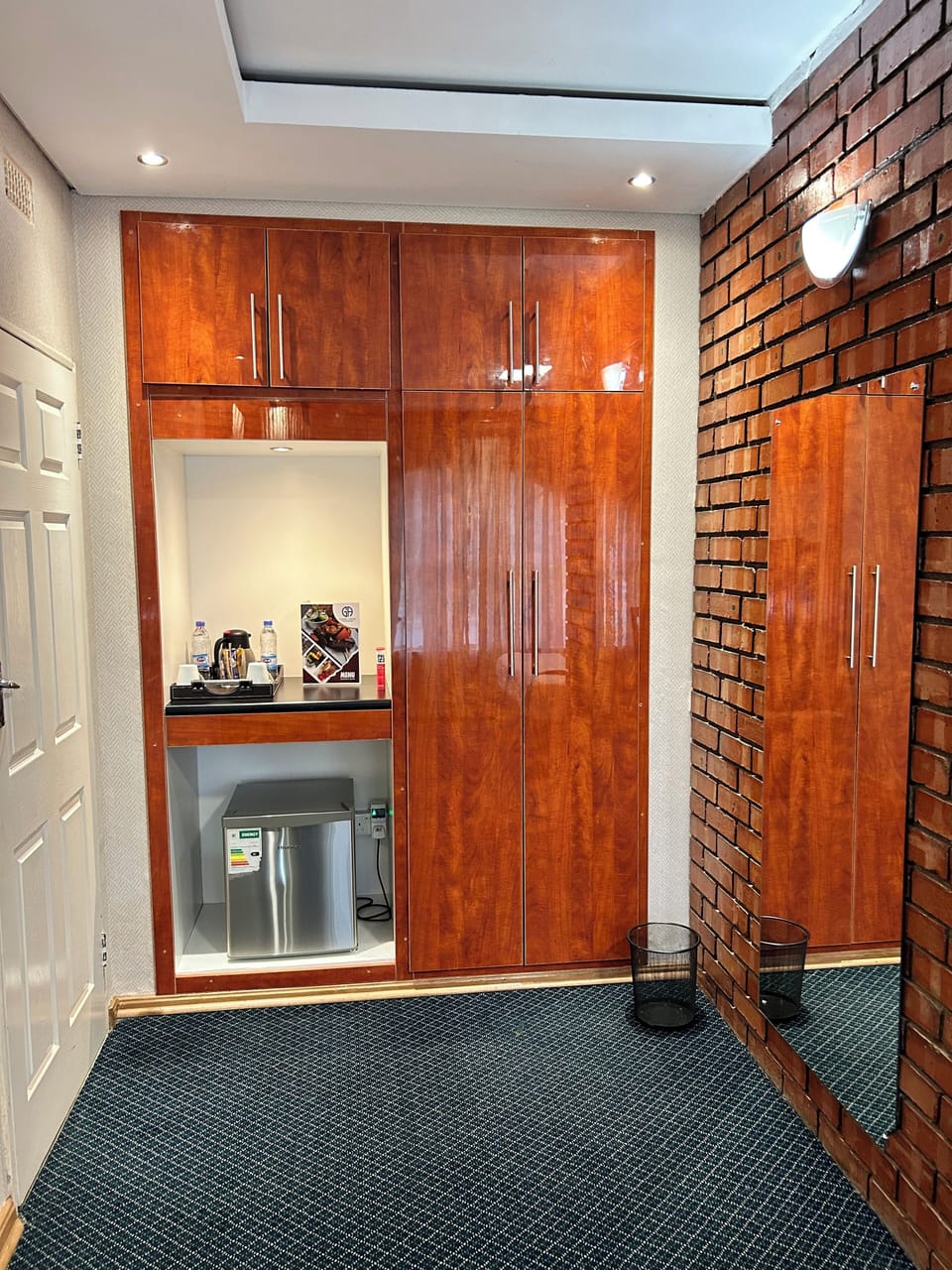 Desk, laptop workspace, free WiFi