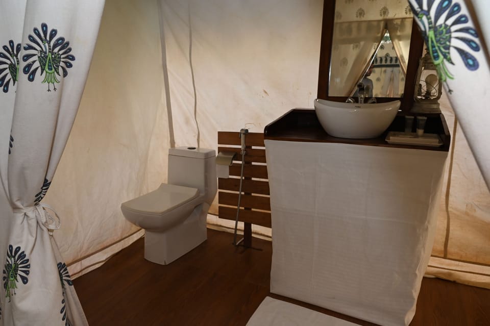 Luxury Tent, River View | 20 bedrooms