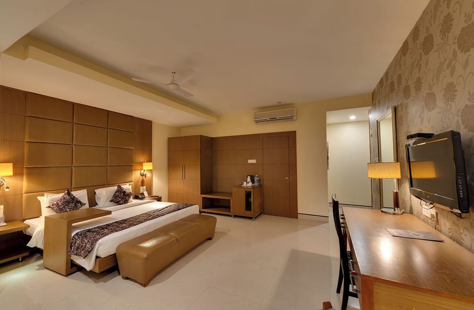 In-room safe, desk, laptop workspace, blackout drapes