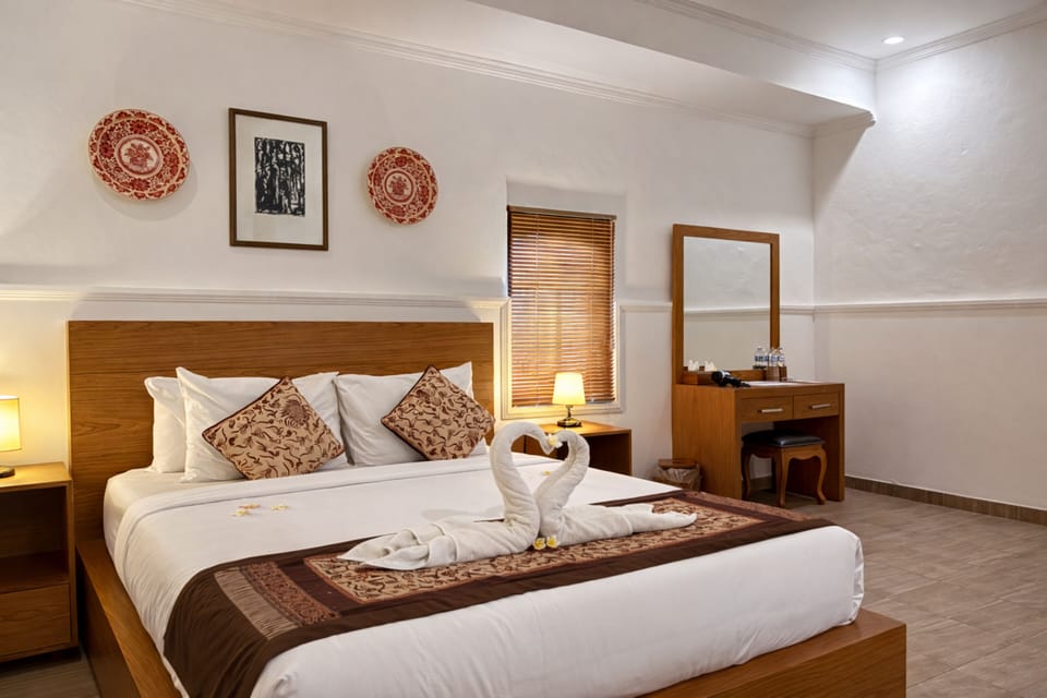 Individually decorated, individually furnished, desk, laptop workspace