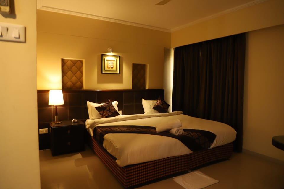 Deluxe Double Room, City View | Premium bedding, desk, laptop workspace, free WiFi