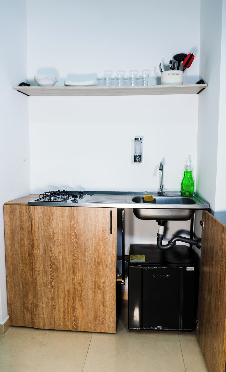 Triple Room, City View | Private kitchen