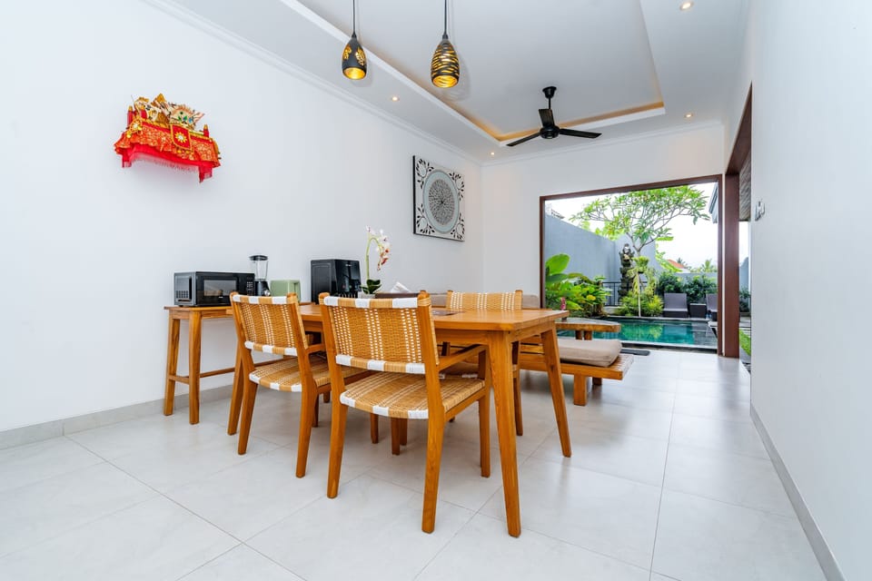 Family Villa, 2 Bedrooms, Pool View | Private kitchenette | Stovetop, electric kettle, blender, cookware/dishes/utensils