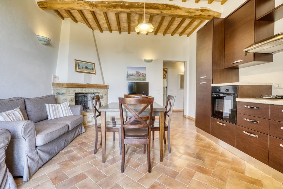 Apartment, 2 Bedrooms, Valley View | Dining room