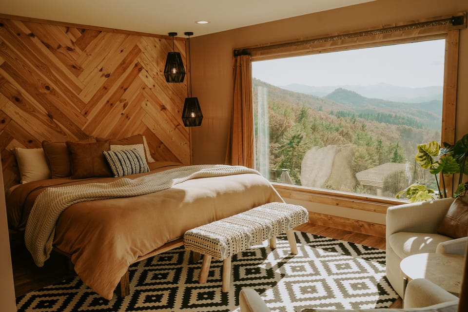Premier Single Room, Mountain View | Free WiFi, bed sheets