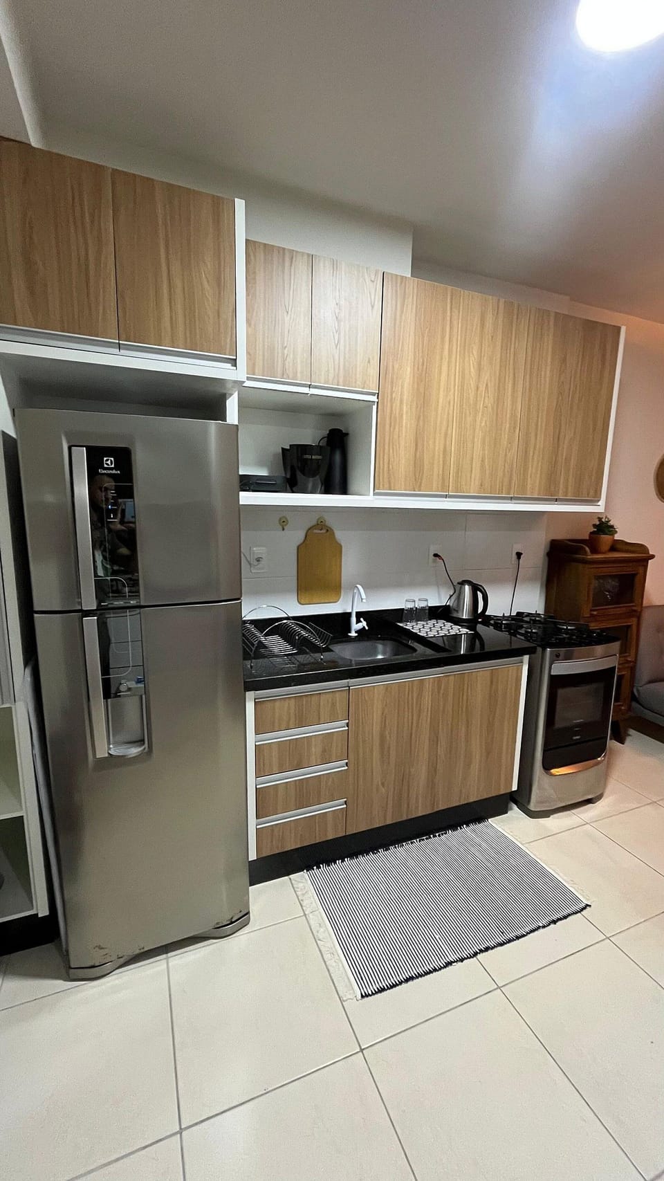 Premium Apartment, Pool Access, Beach View | Private kitchen | Fridge, microwave, oven, stovetop