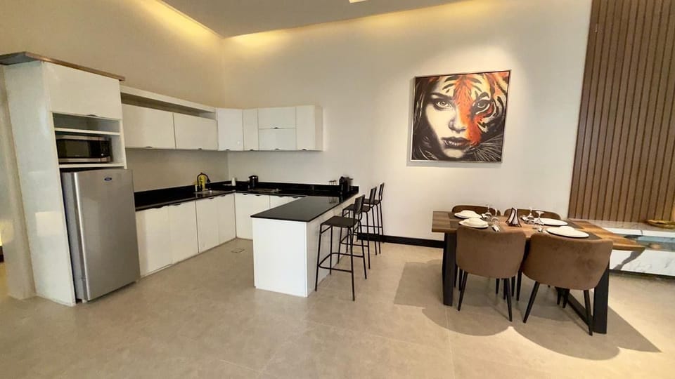 Deluxe Chalet, Patio, Garden View | Private kitchen | Mini-fridge, microwave