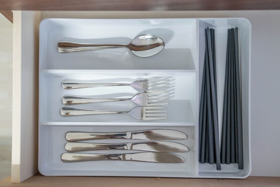 Fridge, microwave, stovetop, electric kettle