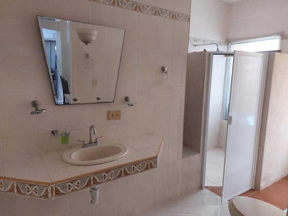 Room, 1 Bedroom, Smoking, Patio | Bathroom