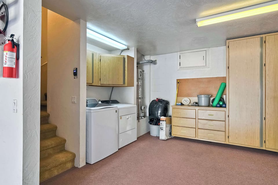 Condo, Multiple Beds, Patio, Ocean View (Beachfront Sunset) | Interior