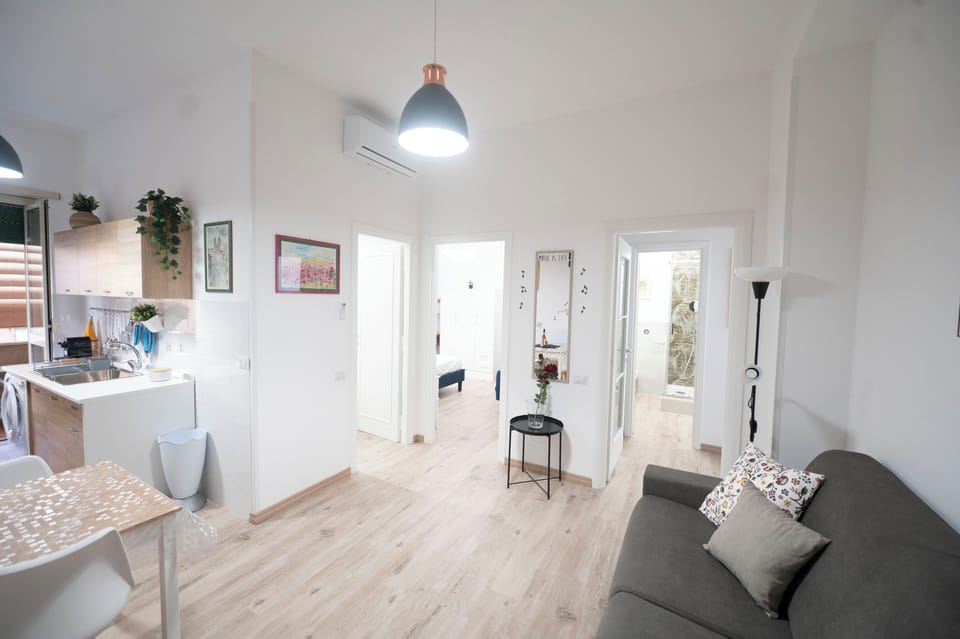 Apartment | Living area | 40-inch TV with digital channels