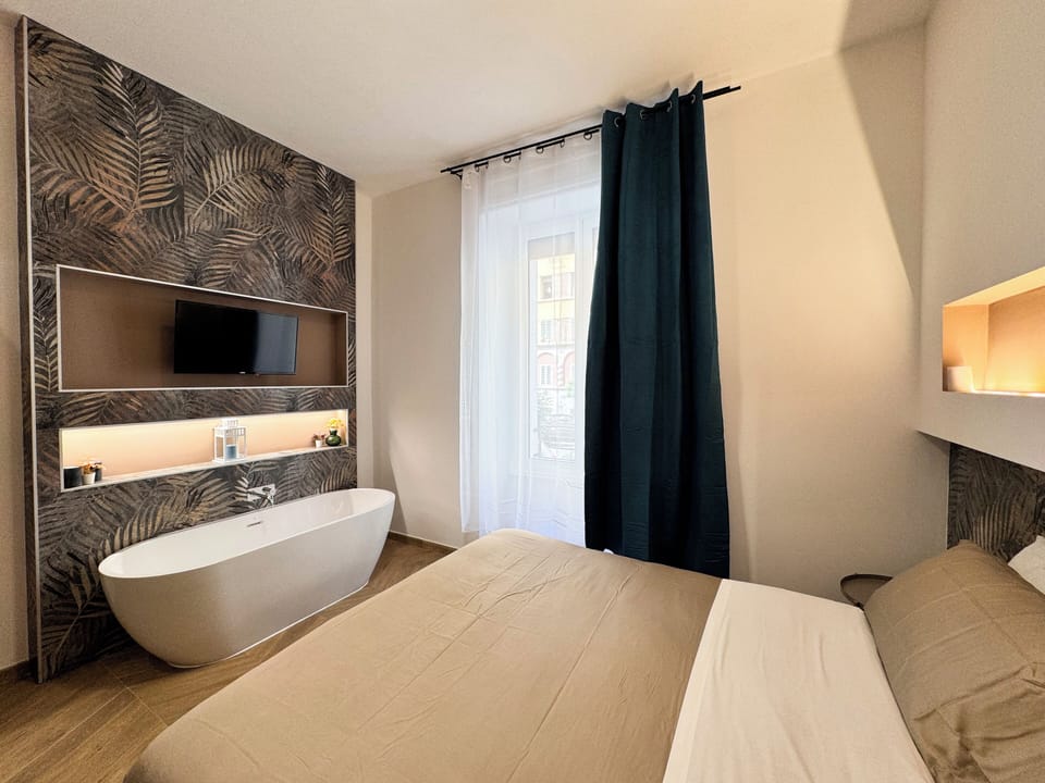Deluxe Double or Twin Room, Non Smoking | Desk, iron/ironing board, WiFi (free)