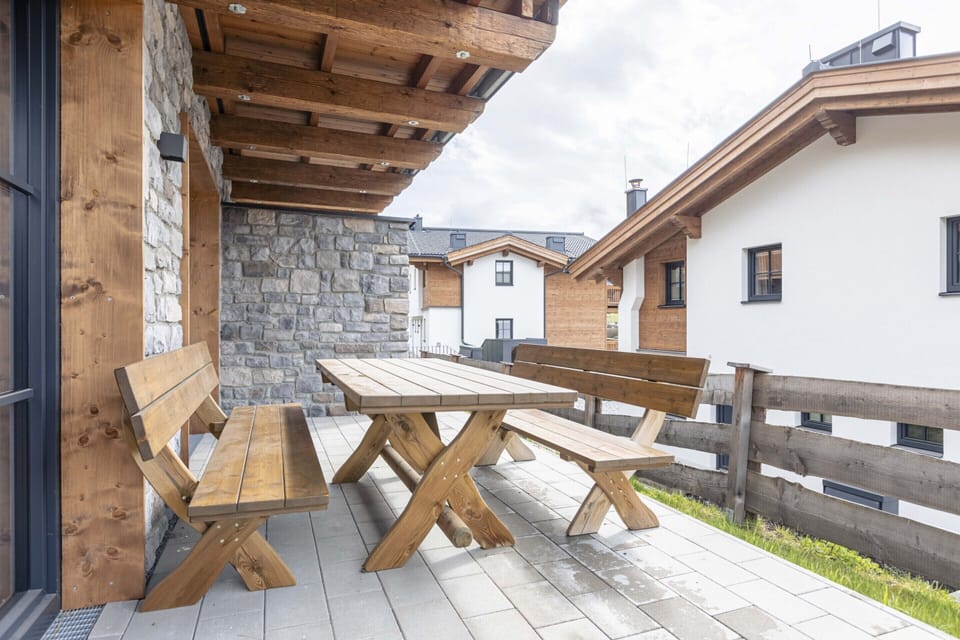 House | Outdoor dining