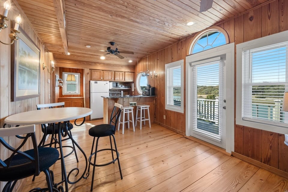 House, Multiple Bedrooms | Dining
