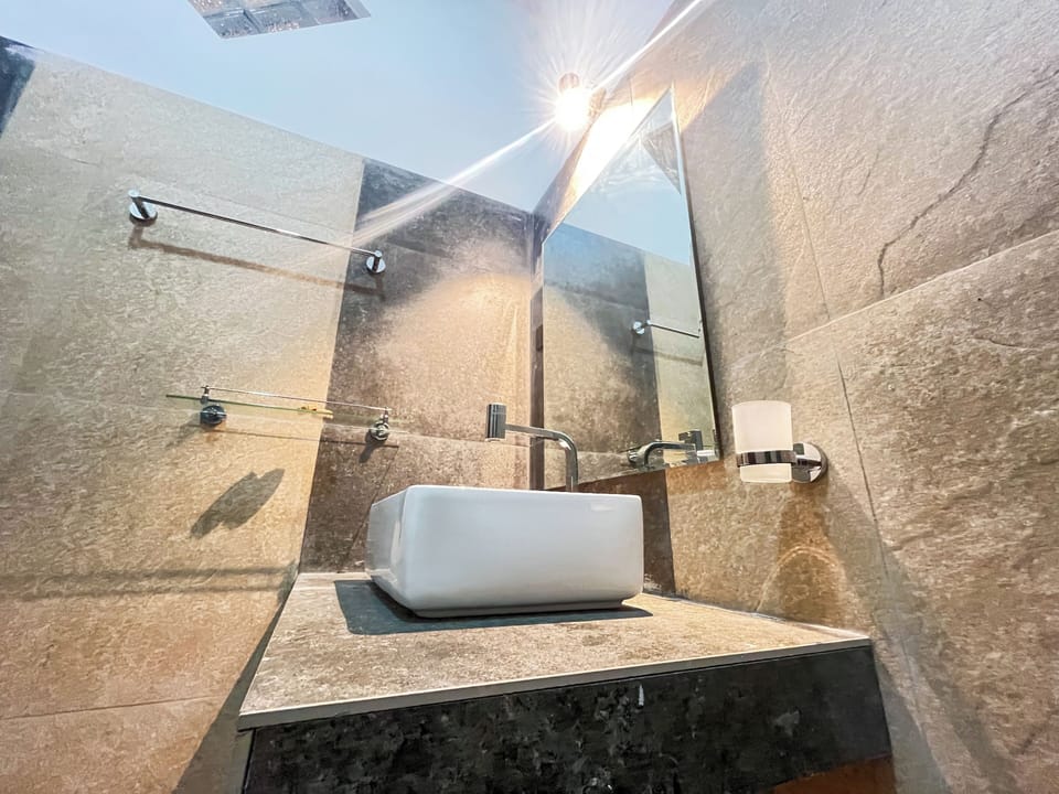Exclusive Villa, Garden View | Bathroom | Shower, free toiletries, hair dryer, soap
