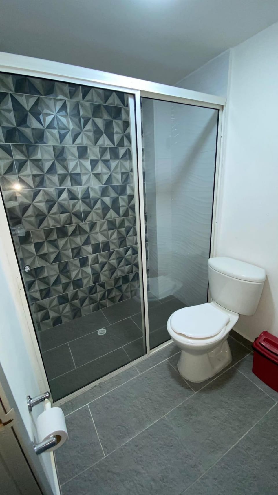 Family Room | Bathroom | Shower, towels, soap, toilet paper