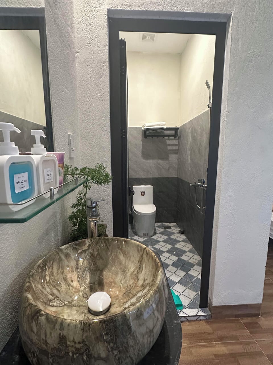 Family Double Room, Garden View | Bathroom | Slippers, bidet