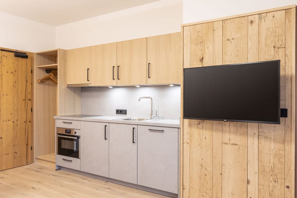 Apartment | Private kitchen | Cookware/dishes/utensils
