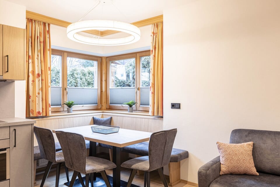 Apartment | Dining