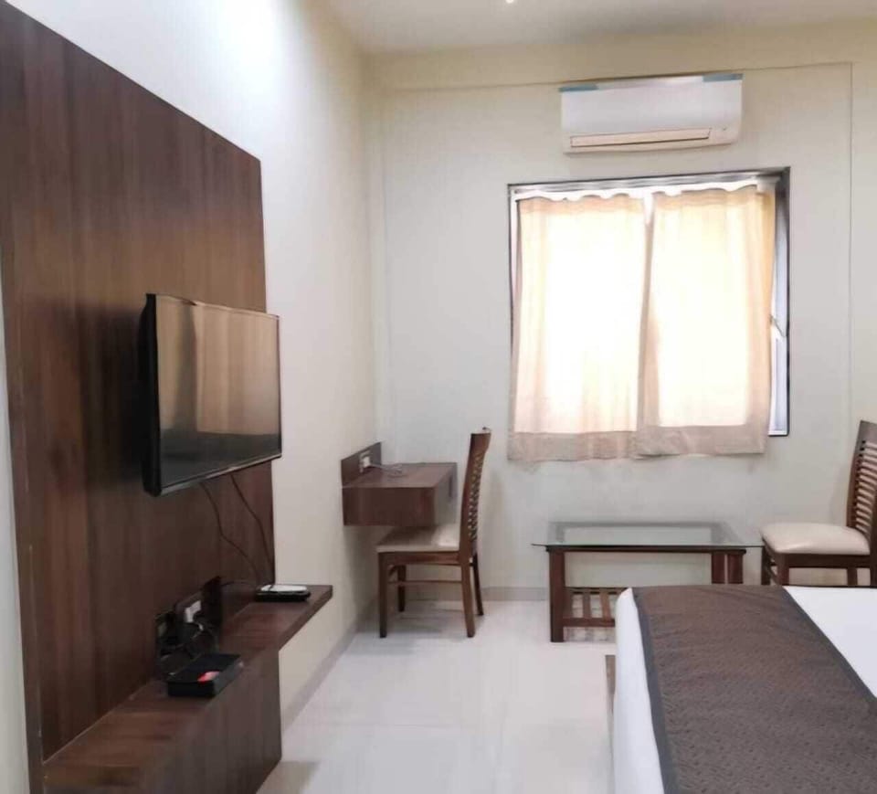 Superior Double Room | Desk, laptop workspace, WiFi (free)