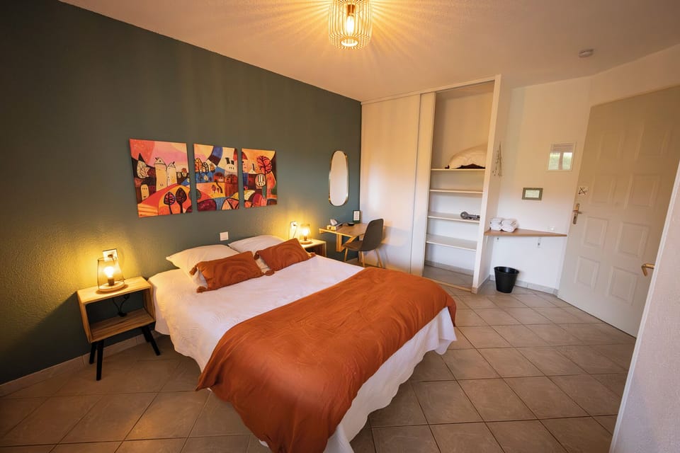 Classic Double Room, 1 Double Bed, Non Smoking, Ground Floor | Individually decorated, free WiFi