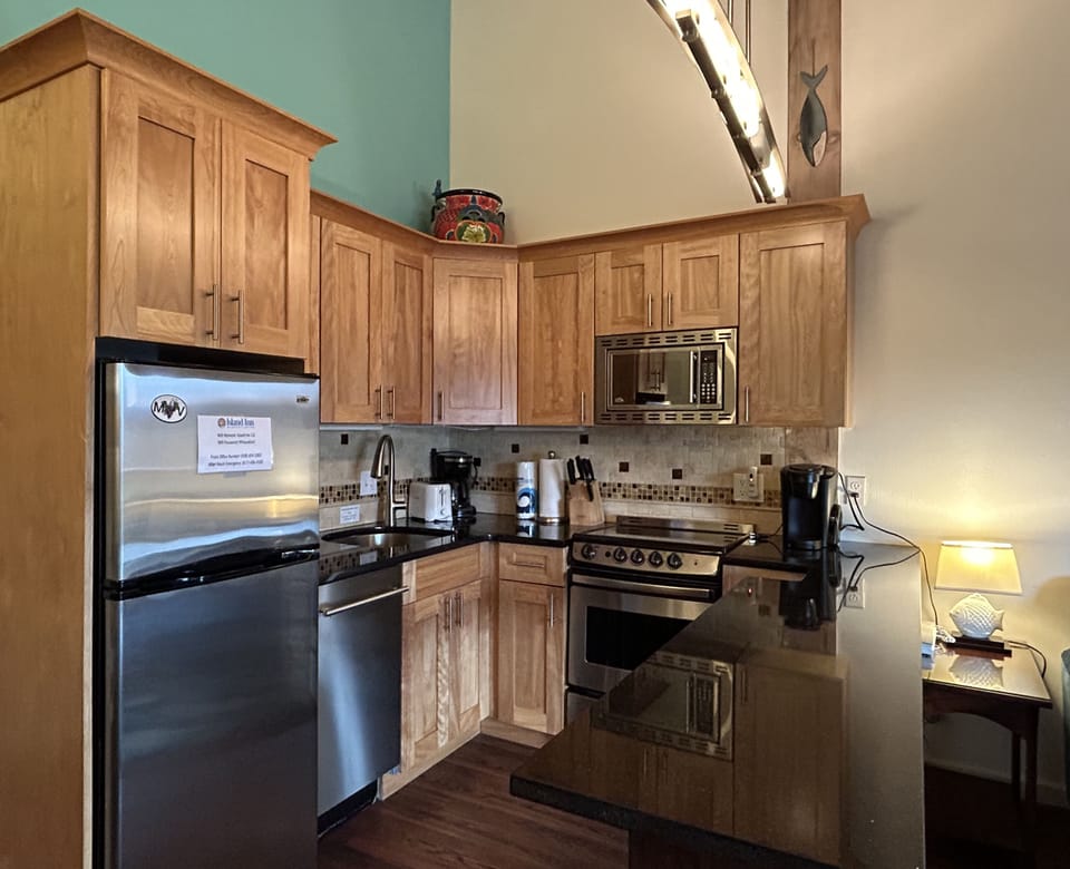 Condo | Free WiFi, bed sheets
