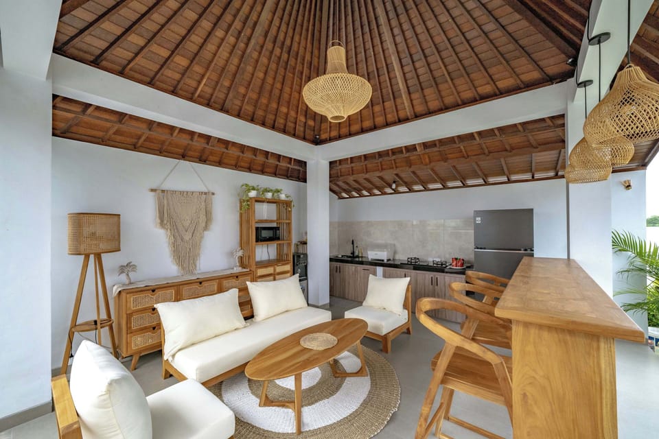 Villa, 3 Bedrooms, Patio, Pool View | Living room