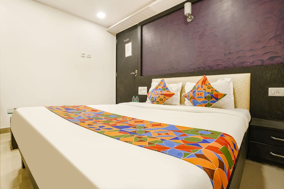 Egyptian cotton sheets, premium bedding, in-room safe, free WiFi