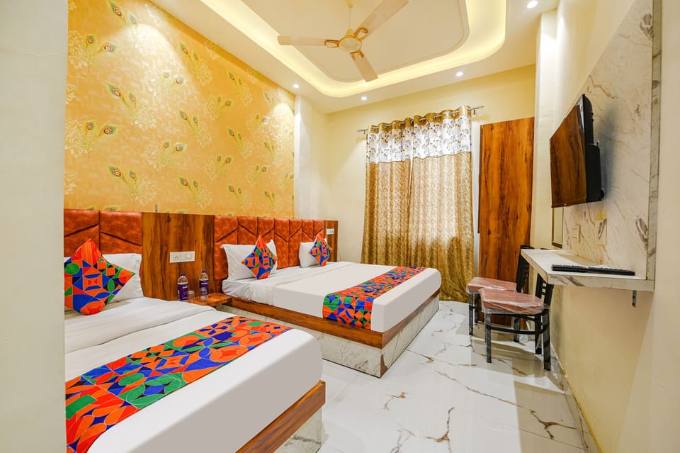 Egyptian cotton sheets, premium bedding, WiFi (free), bed sheets