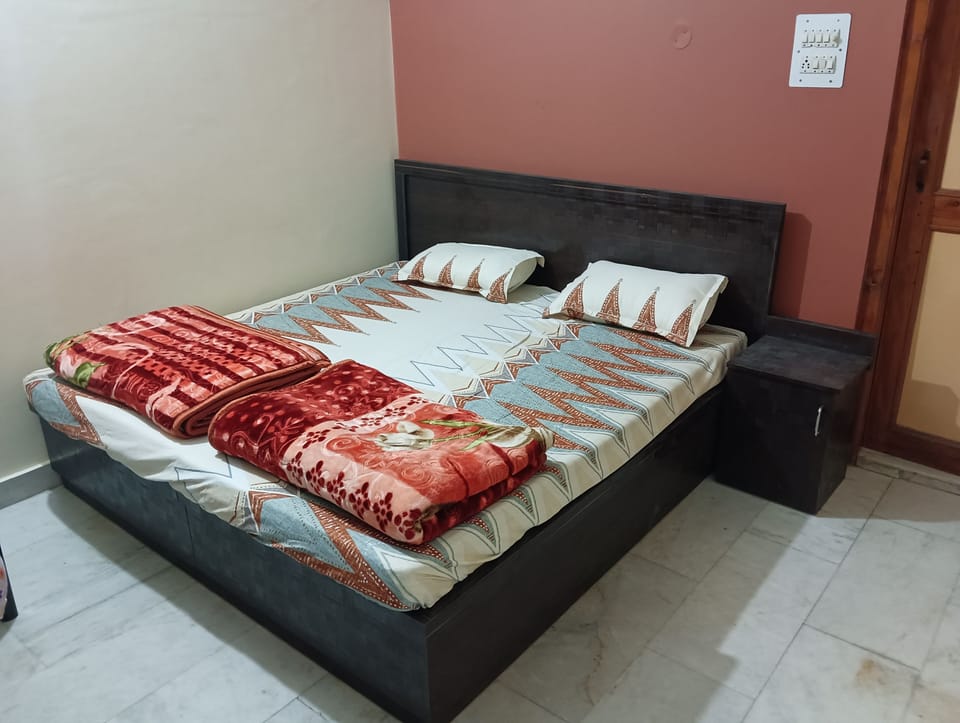 Classic Double Room, City View | Desk, free WiFi