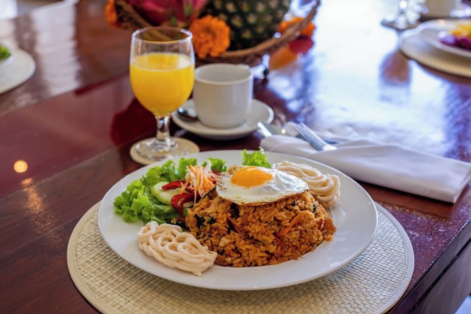 Daily full breakfast for a fee