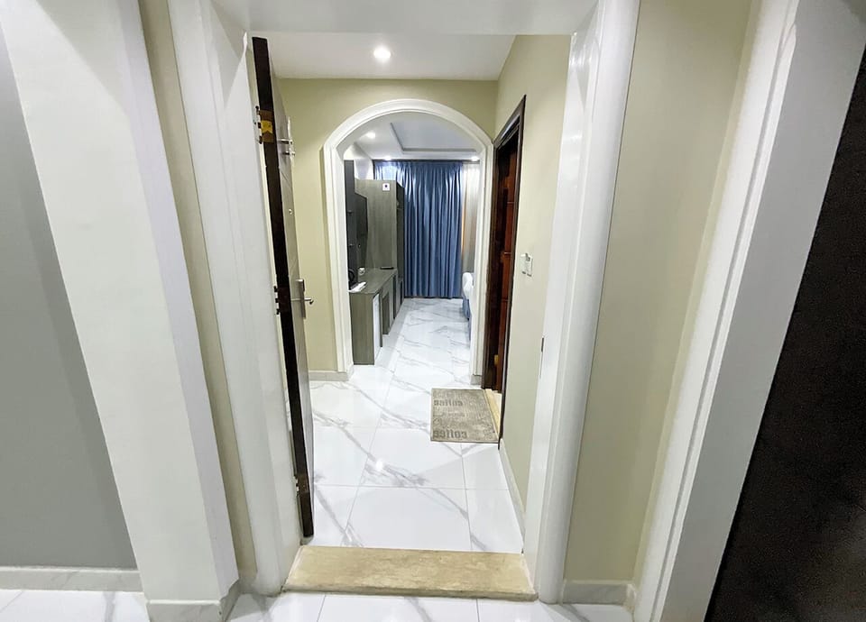 In-room safe, WiFi (free), bed sheets