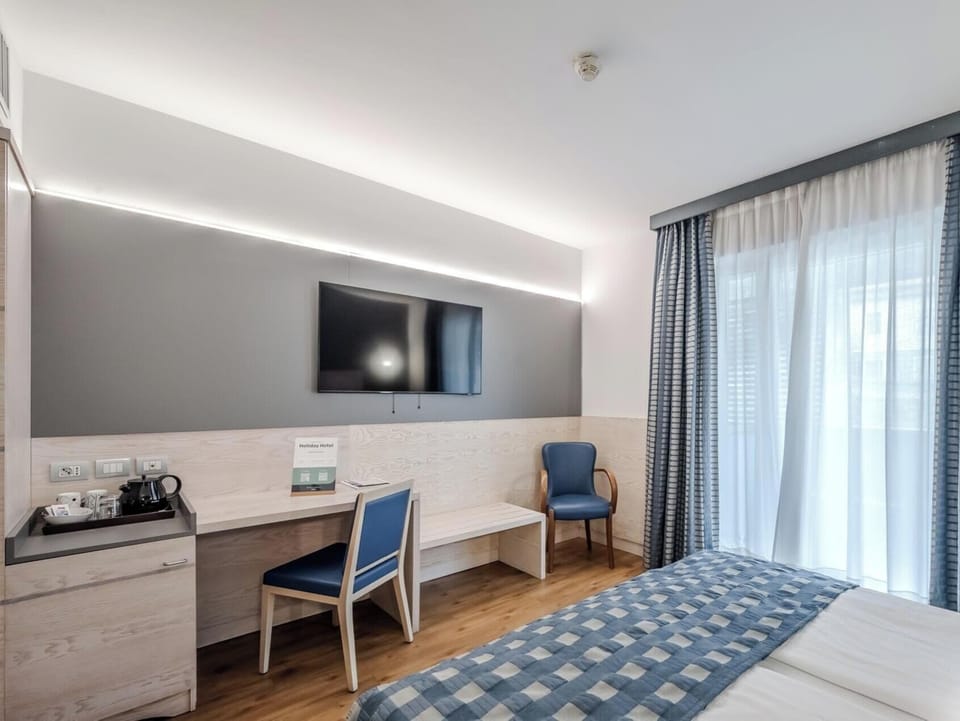 Comfort Double or Twin Room, Non Smoking | Minibar, desk, laptop workspace, WiFi (free)