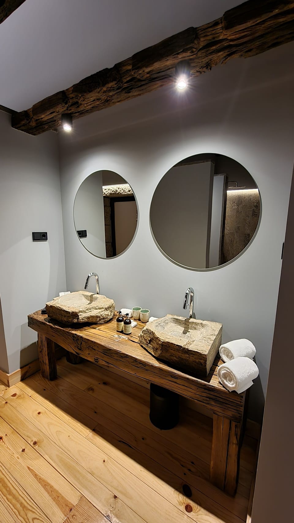 Deluxe Studio Suite, Valley View | Bathroom | Separate tub and shower, free toiletries, hair dryer, bathrobes